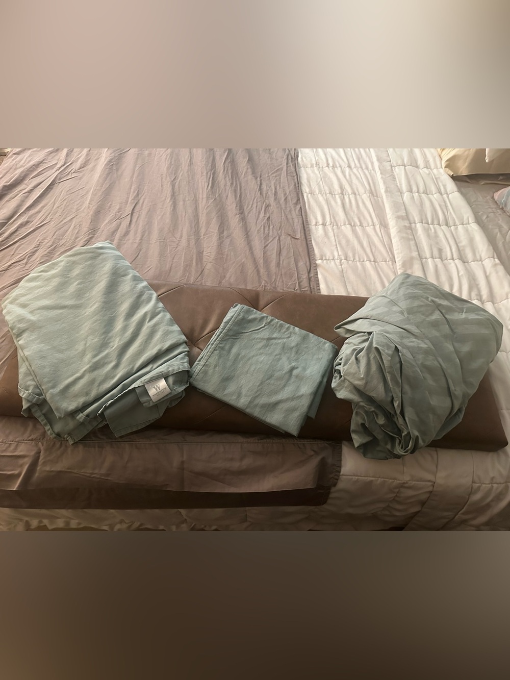 4 pc. King bedding set Wamsutta Pima Cotton 
100% Pima cotton 
2 pillowcases